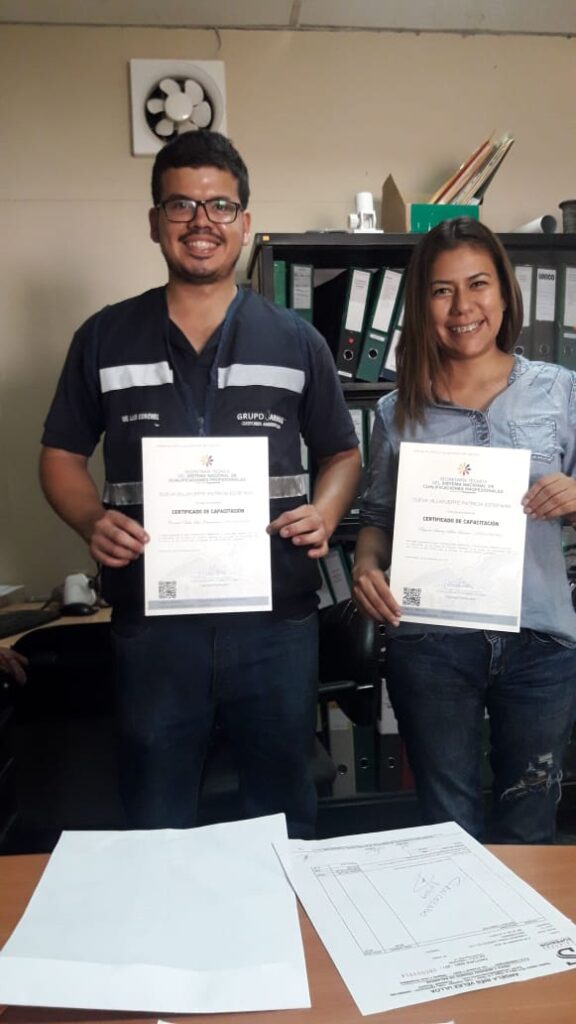 estudiantes-certificados-ministerio-trabajo-biofeel